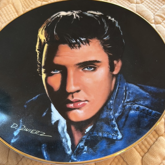 ELVIS PRESLEY Collectable Plate Signed by D. Zwierz “Are You Lonesome Tonight?” - Picture 3 of 9